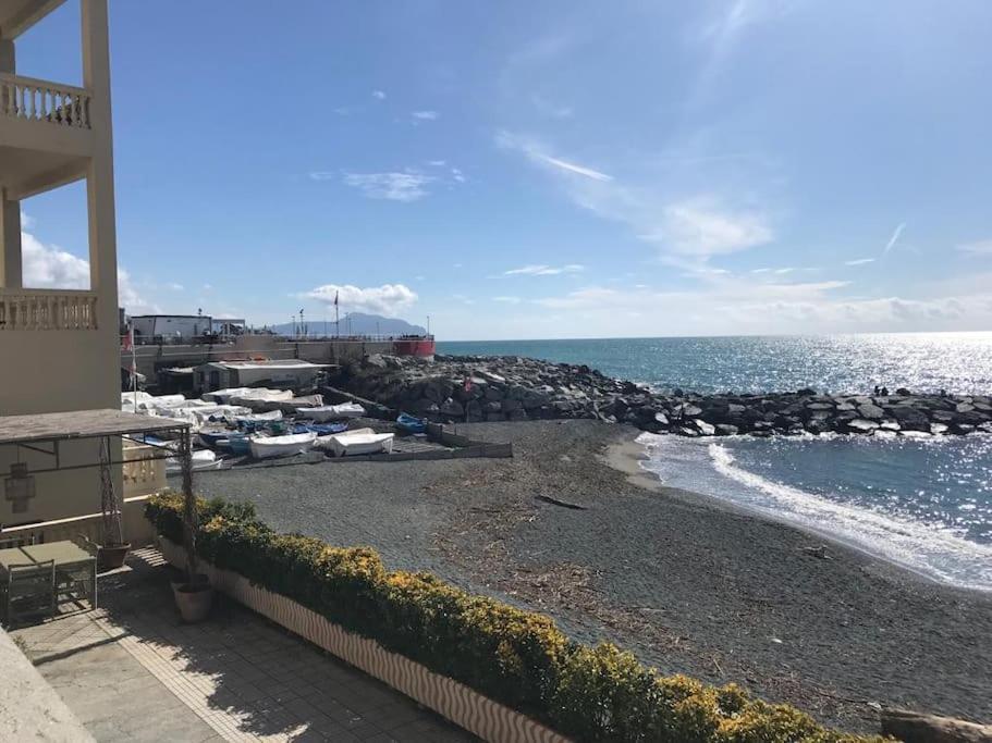 Pisi Home, 2 Min Dalla Spiaggia E Dall' Ospedale Gaslini Genova Exterior foto