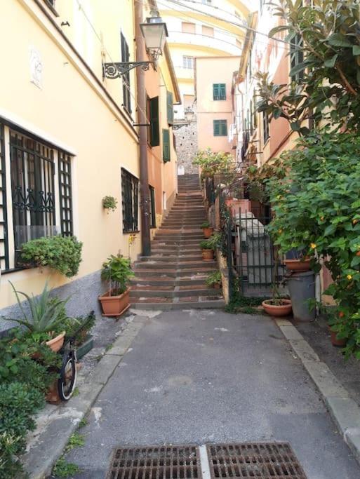 Pisi Home, 2 Min Dalla Spiaggia E Dall' Ospedale Gaslini Genova Exterior foto