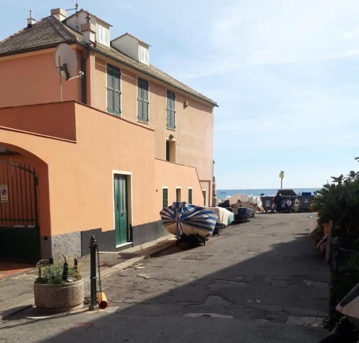 Pisi Home, 2 Min Dalla Spiaggia E Dall' Ospedale Gaslini Genova Exterior foto