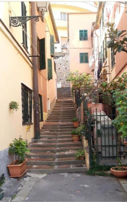 Pisi Home, 2 Min Dalla Spiaggia E Dall' Ospedale Gaslini Genova Exterior foto