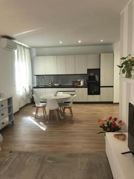 Pisi Home, 2 Min Dalla Spiaggia E Dall' Ospedale Gaslini Genova Exterior foto