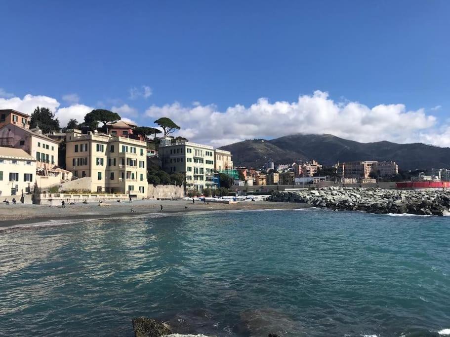 Pisi Home, 2 Min Dalla Spiaggia E Dall' Ospedale Gaslini Genova Exterior foto