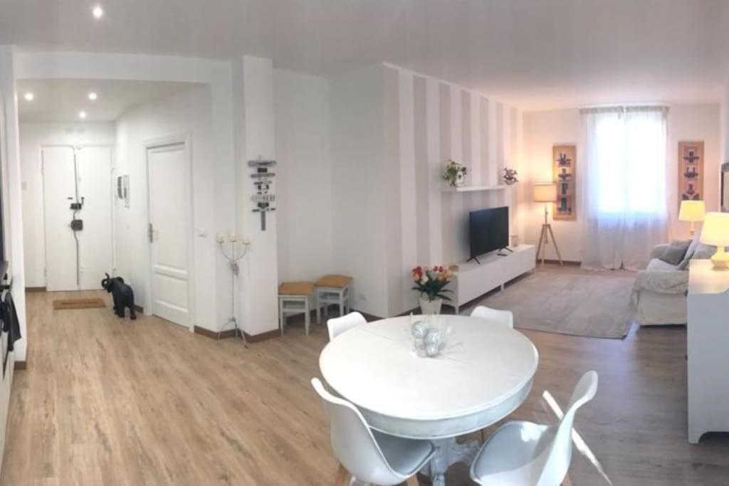 Pisi Home, 2 Min Dalla Spiaggia E Dall' Ospedale Gaslini Genova Exterior foto