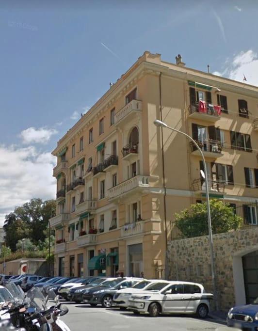 Pisi Home, 2 Min Dalla Spiaggia E Dall' Ospedale Gaslini Genova Exterior foto